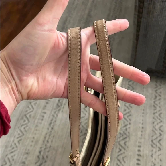 Michael Kors Cream Tote Bag has some wear as shown on pictures! - Picture 8 of 9